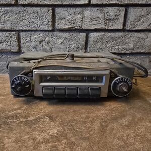 1956 | GM | Chevrolet Bel Air 12V Push Button Radio